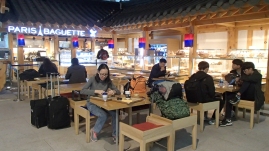 Paris Baguette Cafe in Incheon Airport, a neat little corner, not crowded as compared to anywhere else.